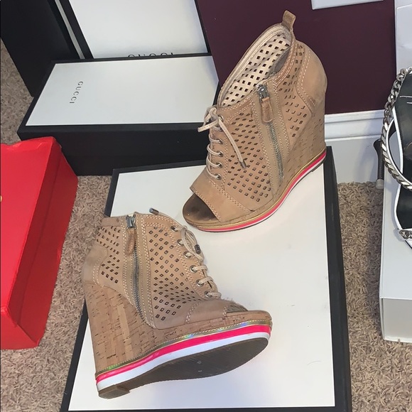 Platform heels - Picture 2 of 4